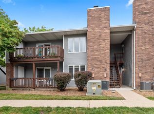 112 King Dr #1D, Saint Charles, MO 63303