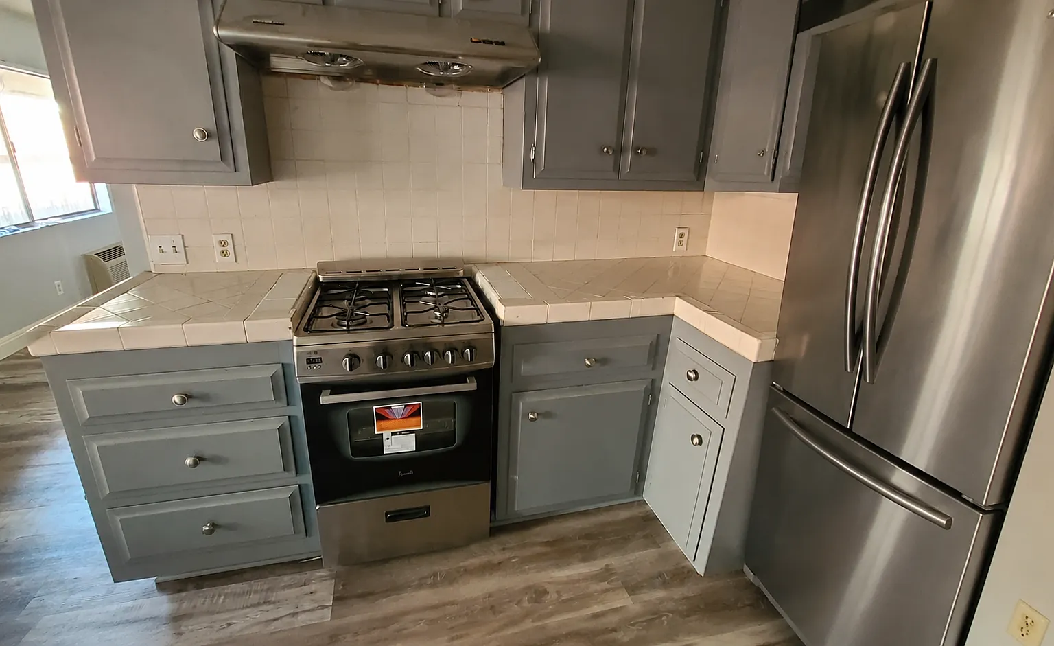 2 bed, 1100 sqft, $2,500 — Photo 2