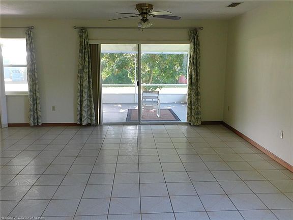 4th image of 180 Park Land Dr