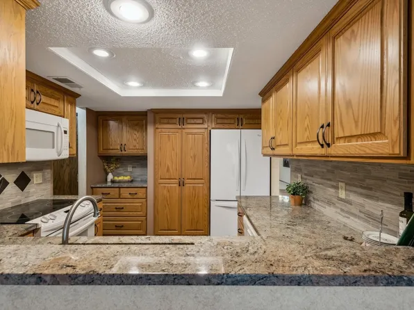 10 Windsor Ct APT 209, New Brighton, MN 55112