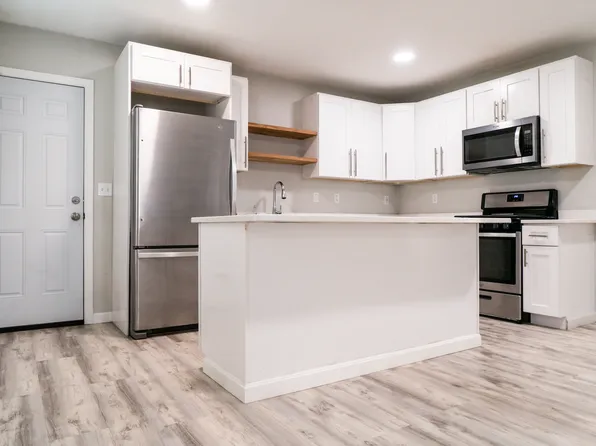 6 Royal Ave., 6 Royal Ave #2F, Cranston, RI 02920