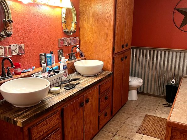 5690 W Pace Rd, Tishomingo, OK 73460