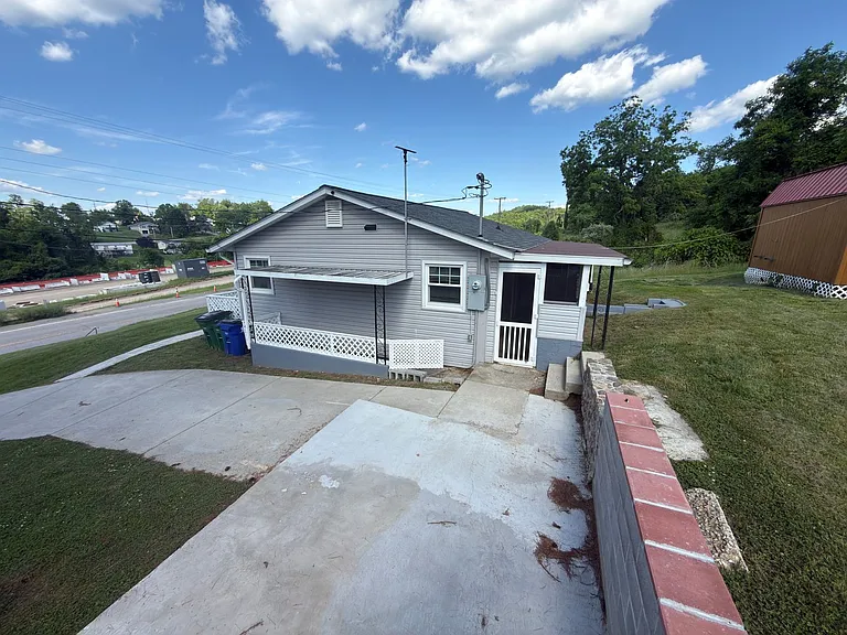 975 Depot St NE — Photo 27