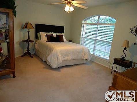 5th image of 2913 Oak Springs Dr