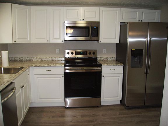 3rd image of 410 S Orange Ave