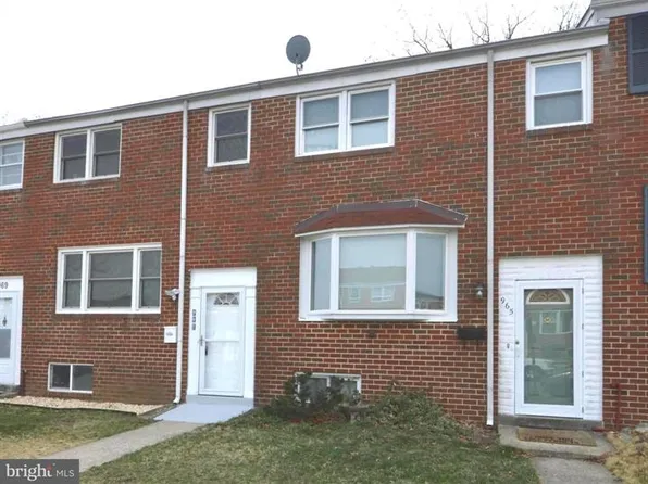 967 Circle Dr, Baltimore, MD 21227