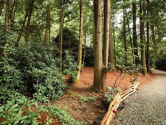 4th image of 84 Painted Trillium Lane