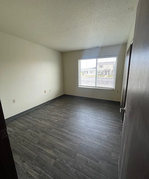Willow Springs Apartments — Photo 26