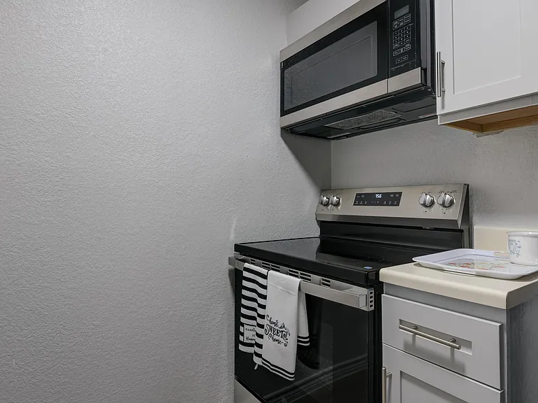 MAGNOLIA DELUXE KITCHEN