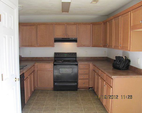 2nd image of 1618 Selden Ave
