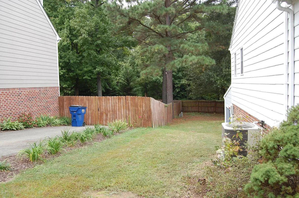 3 bed, 2.5 bath, 2200 sqft, $3,200 — Photo 4
