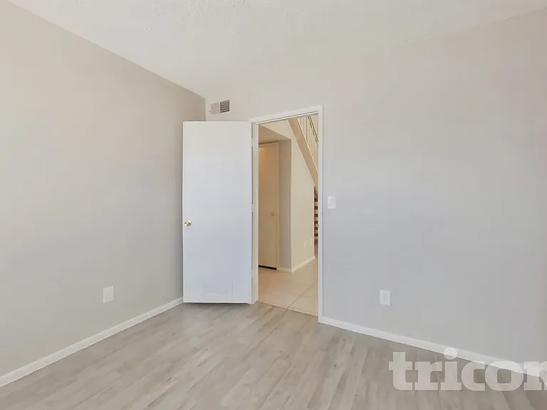 2206 W Monona Dr — Photo 12