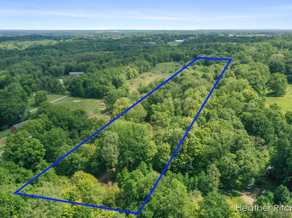 2275 22nd St, Hopkins, MI 49328