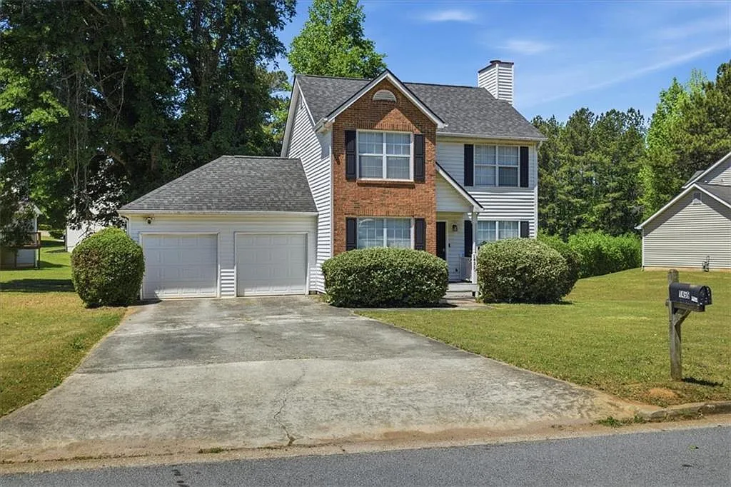 3 bed, 2.5 bath, 1400 sqft, $2,200 — Photo 2