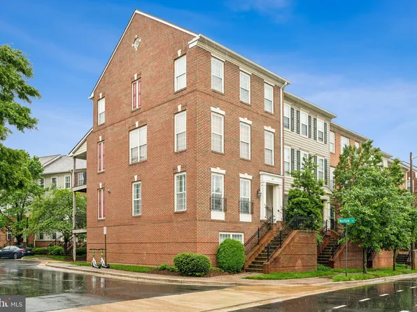 1617 Potomac Greens Dr #A, Alexandria, VA 22314