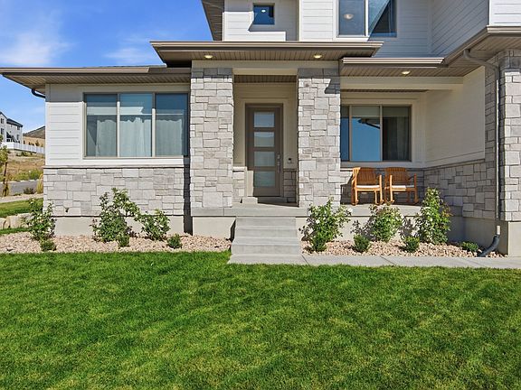 3rd image of 3411 S Snowberry Dr