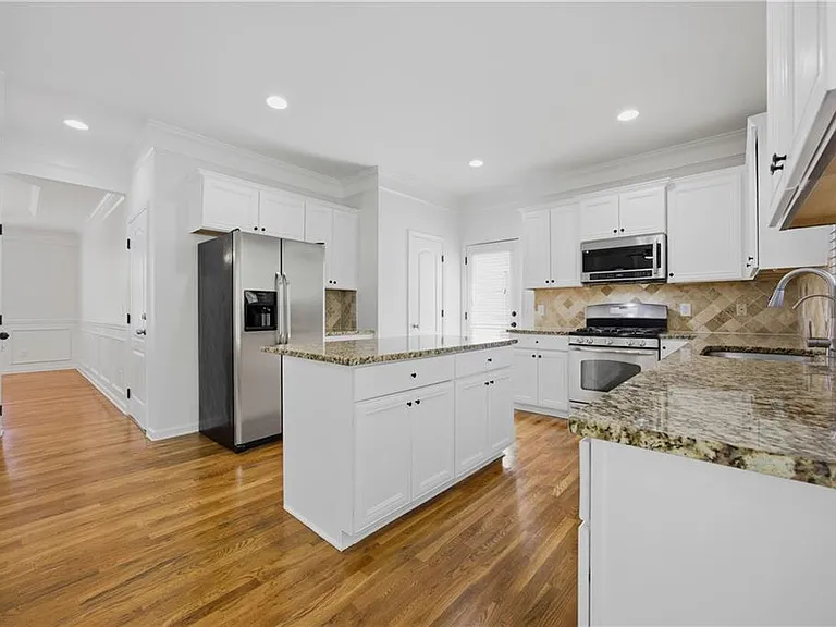 455 Park Place Ct — Photo 5