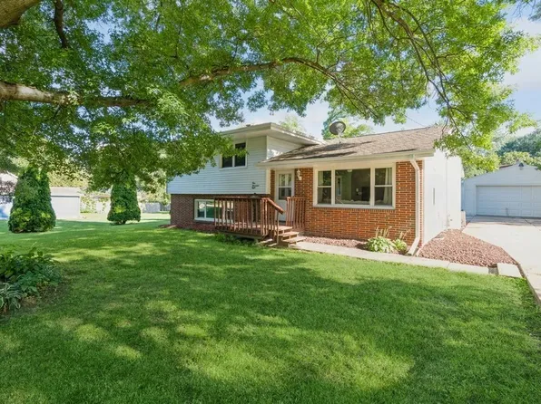 1008 Elder Ln, Des Moines, IA 50315