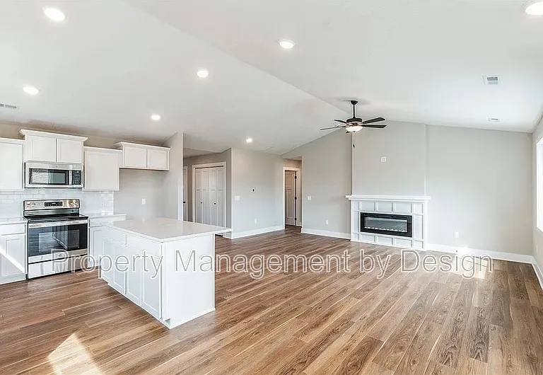 8951 Calpurnia Dr — Photo 3