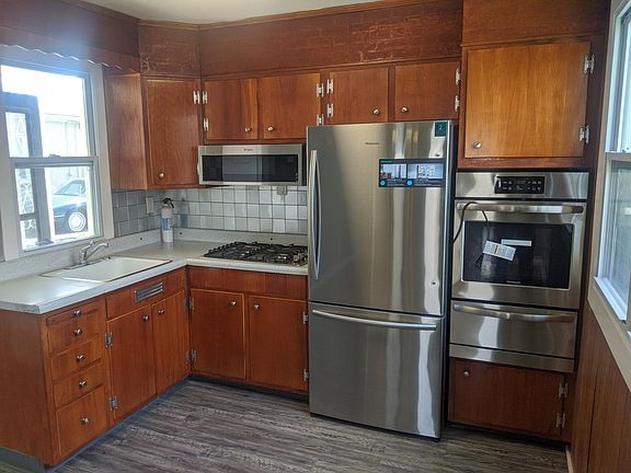 3rd image of 7327 Holabird Ave