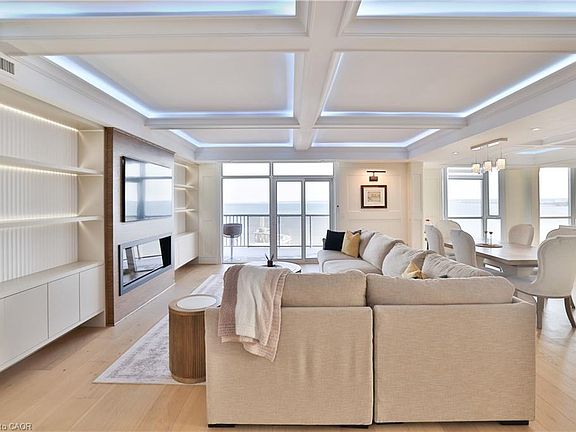 4th image of 1477 Lakeshore Rd #904