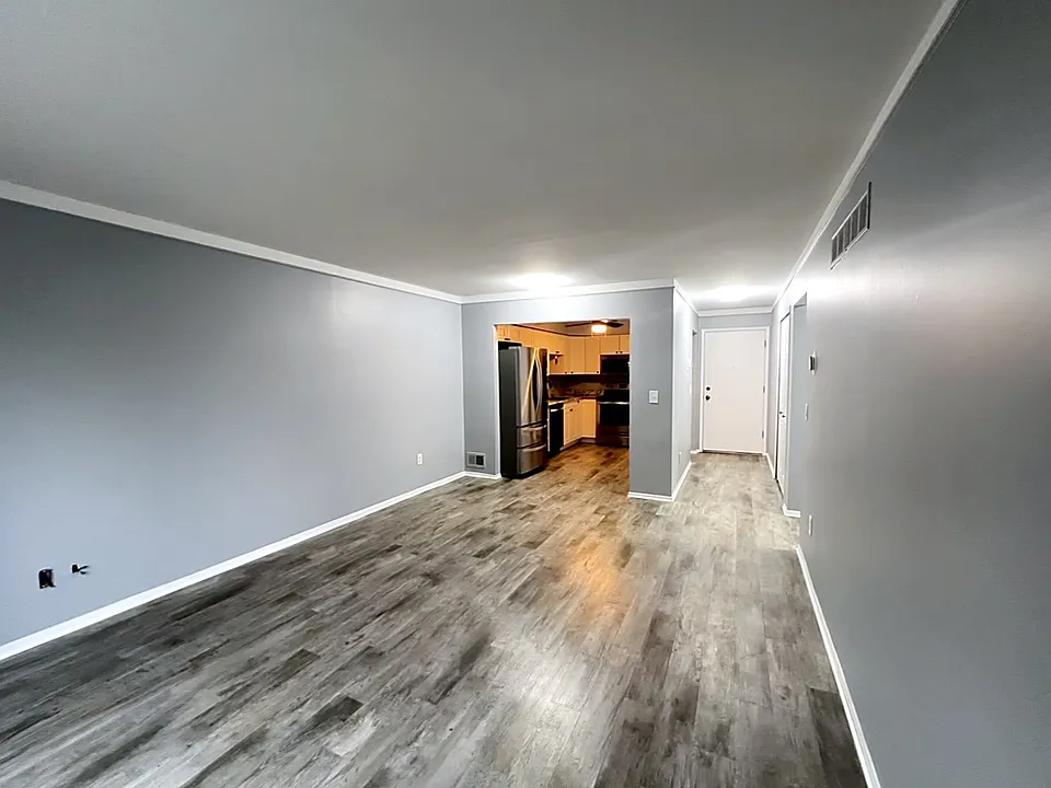 1150 Catalpa Dr #103