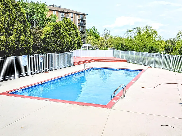 1751 Sleepy Hollow Ct #7 — Photo 16