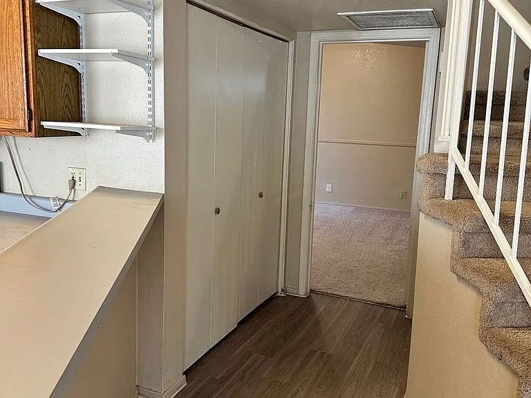 441 S Maple St #10 — Photo 4