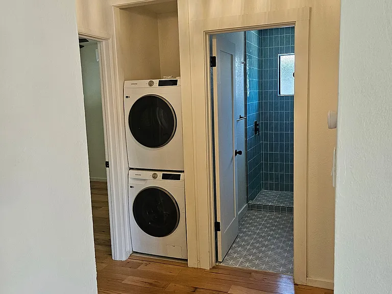 4431 Del Rio Rd #4 — Photo 3
