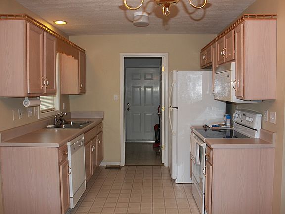 3rd image of 2720 Apple Orchard Dr NW