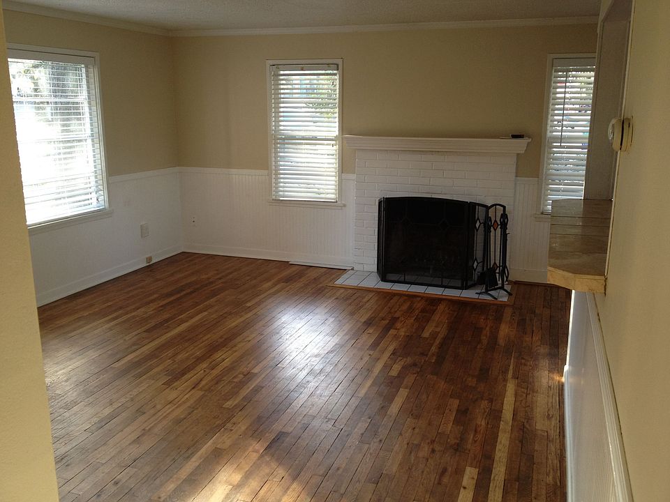 notice the wainscoting
