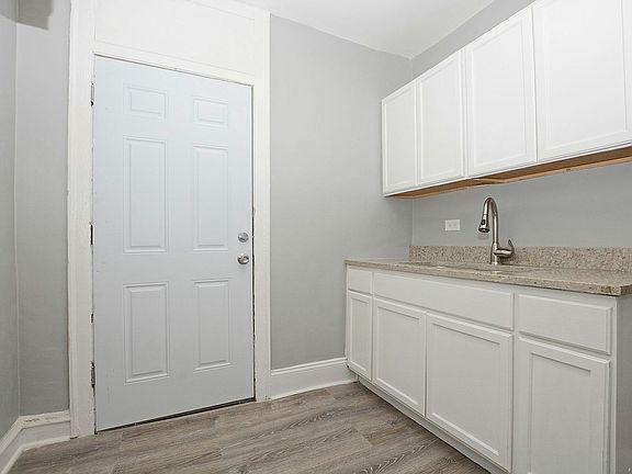 5th image of 2453-2455 W Marquette Rd #6705-6711