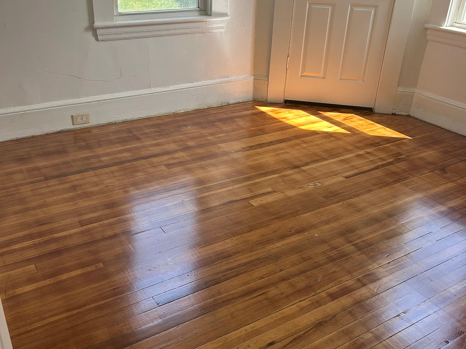 3 bed, 1300 sqft, $1,600 — Photo 2