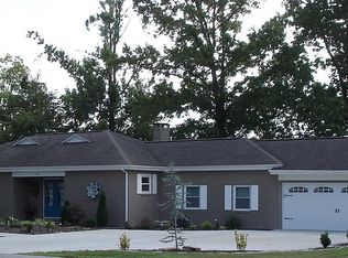 205 Griffith Dr, Carmi, IL 62821