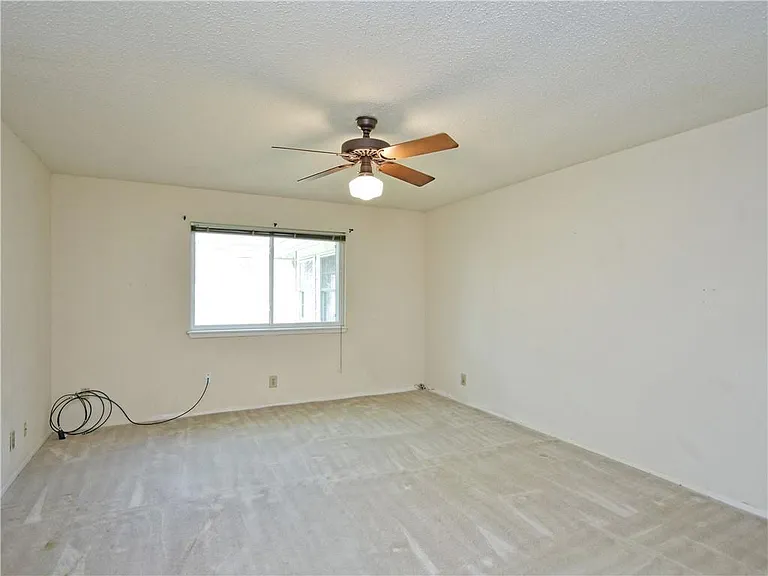 11502 Toledo Dr — Photo 19
