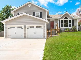 104 Shasta Daisy Dr, Smithville, MO 64089