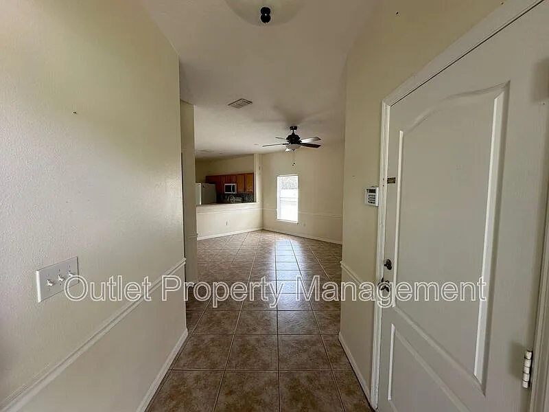 Building Photo - 4749 Waterside Pointe Cir
