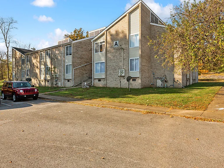 Northfield Manor Apartments — Photo 27