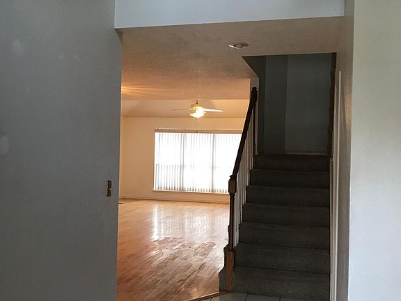 2nd image of 18214 Lake Bend Dr