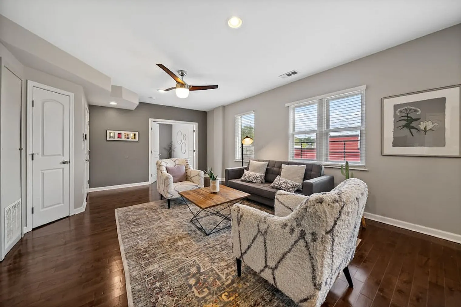 2 bed, 1.0 bath, 1076 sqft, $2,497 — Photo 1