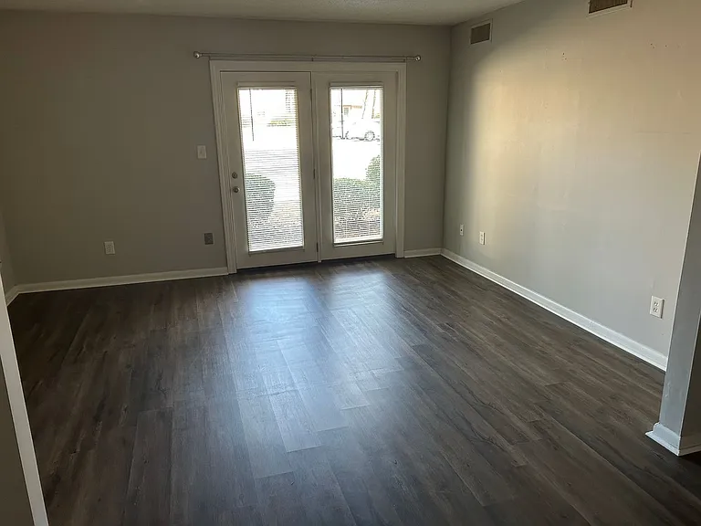 Deerridge Apartments — Photo 8