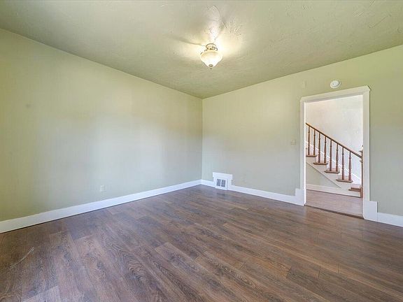 3rd image of 916 Dale Ave SE