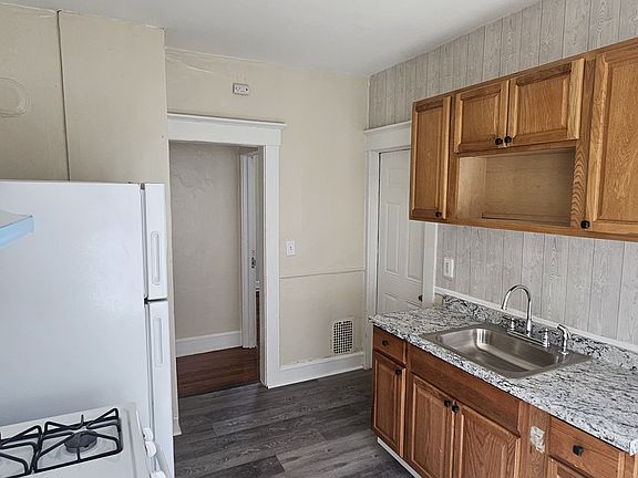 3rd image of 71 Judson Ave #B