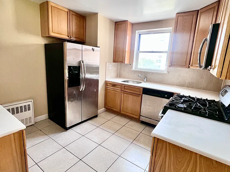 4430 Douglaston Pkwy #3J — Photo 12