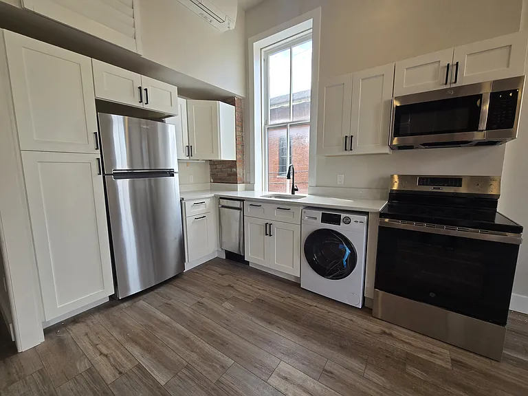 1500 Arch St #2 — Photo 4