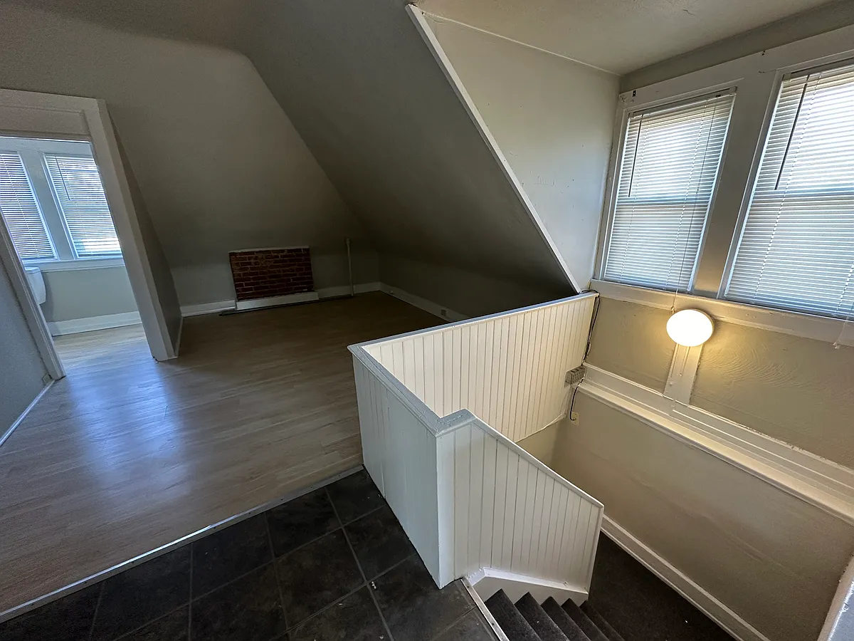 Building Photo - 2659 Bellevue Ave #3