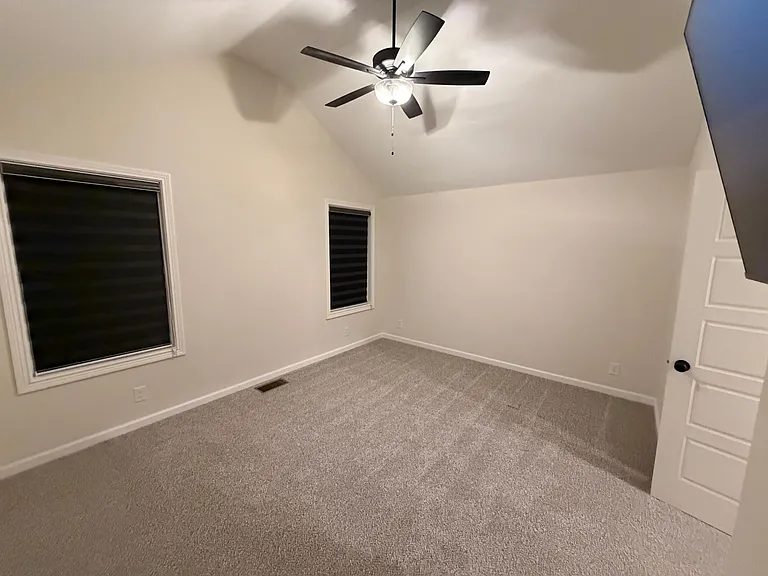 205 Norris Dr — Photo 4