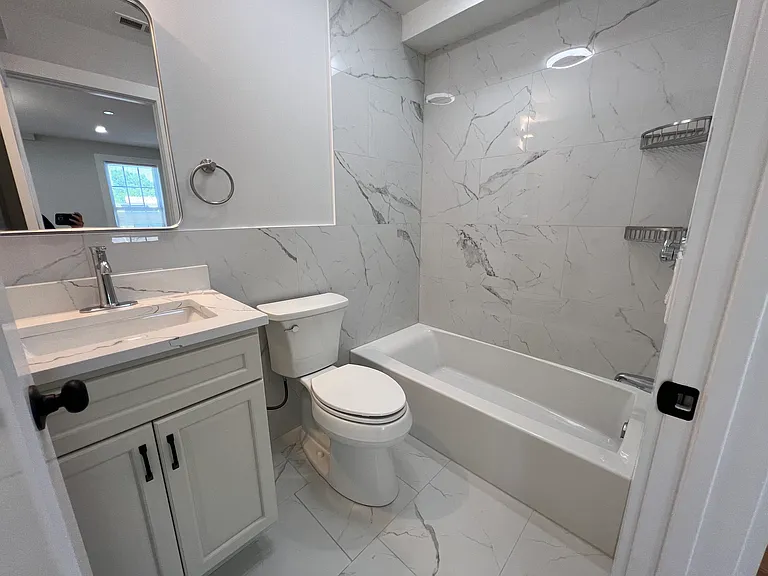 51 Victoria St #1 — Photo 8