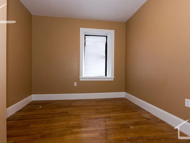33 Linden St #1 — Photo 7