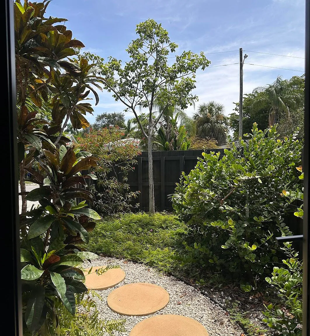 1 bed, 1.0 bath, 1491 sqft, $2,200 — Photo 3